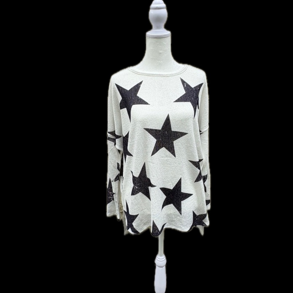 🎉Alter’d State Star Print Sweater – NWT – Size Small